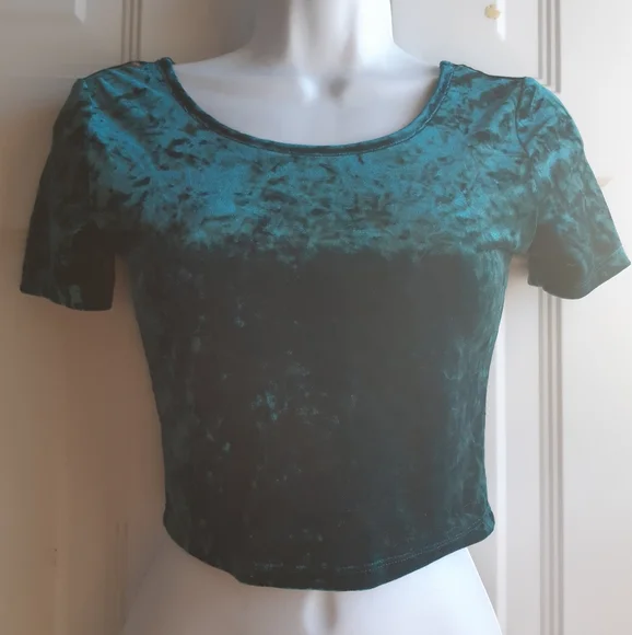 Green Velvet Crop - Picture 5 of 6